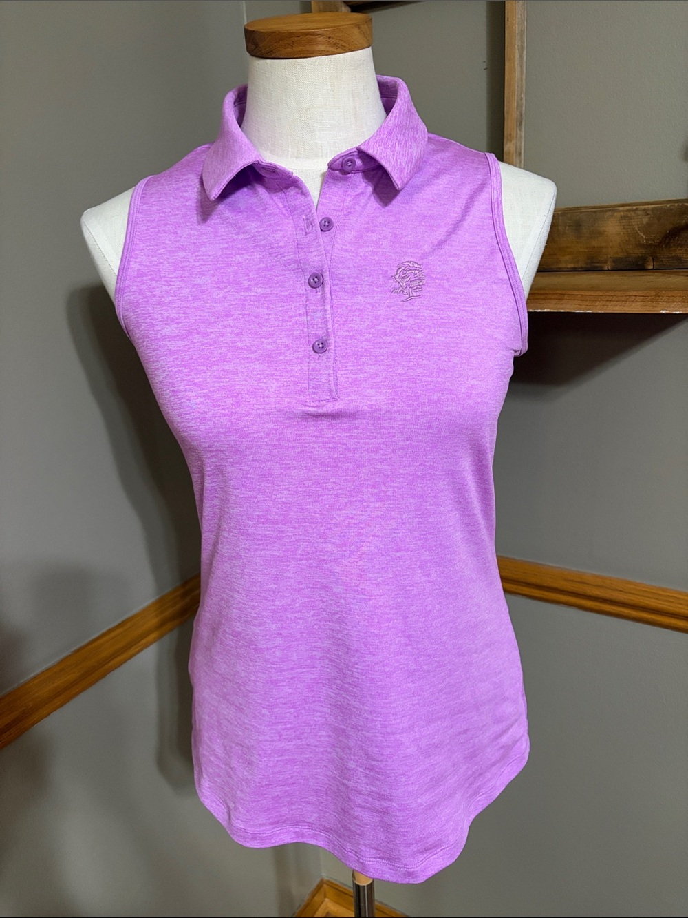 Under Armour pink Sleeveless golf Polo sleeveless top size medium